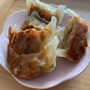 パリッとジューシー！餃子の焼き方&黄金比タレ